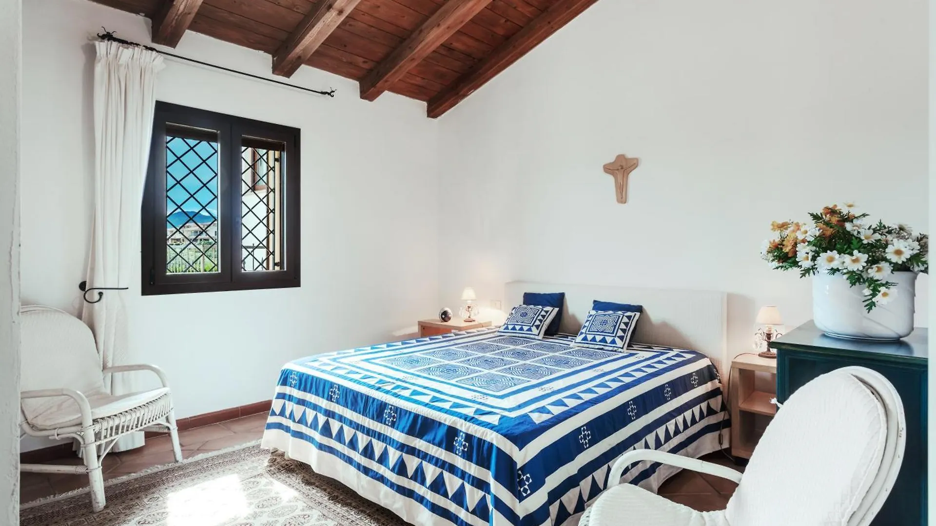 Holiday home Villa Caposchiera A 150M Dal Mare Casa Tamponi